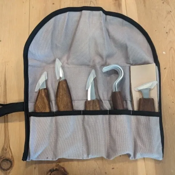 CarveKind 8-Piece Wood Carving Kit photographed by C***r, a verified buyer (CA)